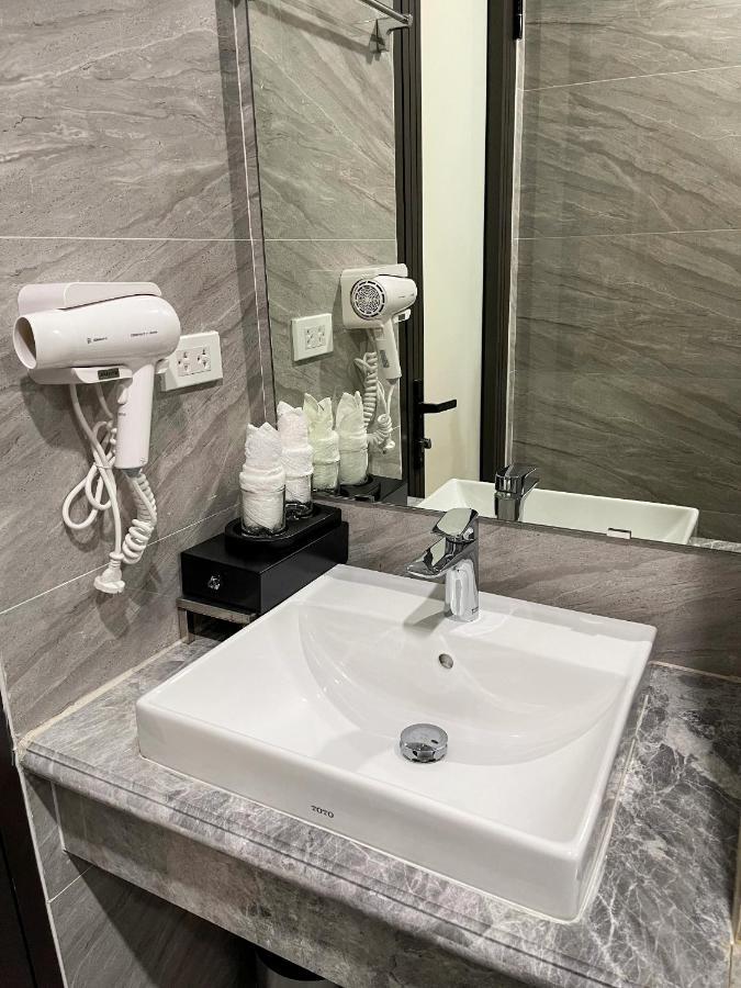 Ngoc Anh Duong Hotel Ha Long Exteriör bild