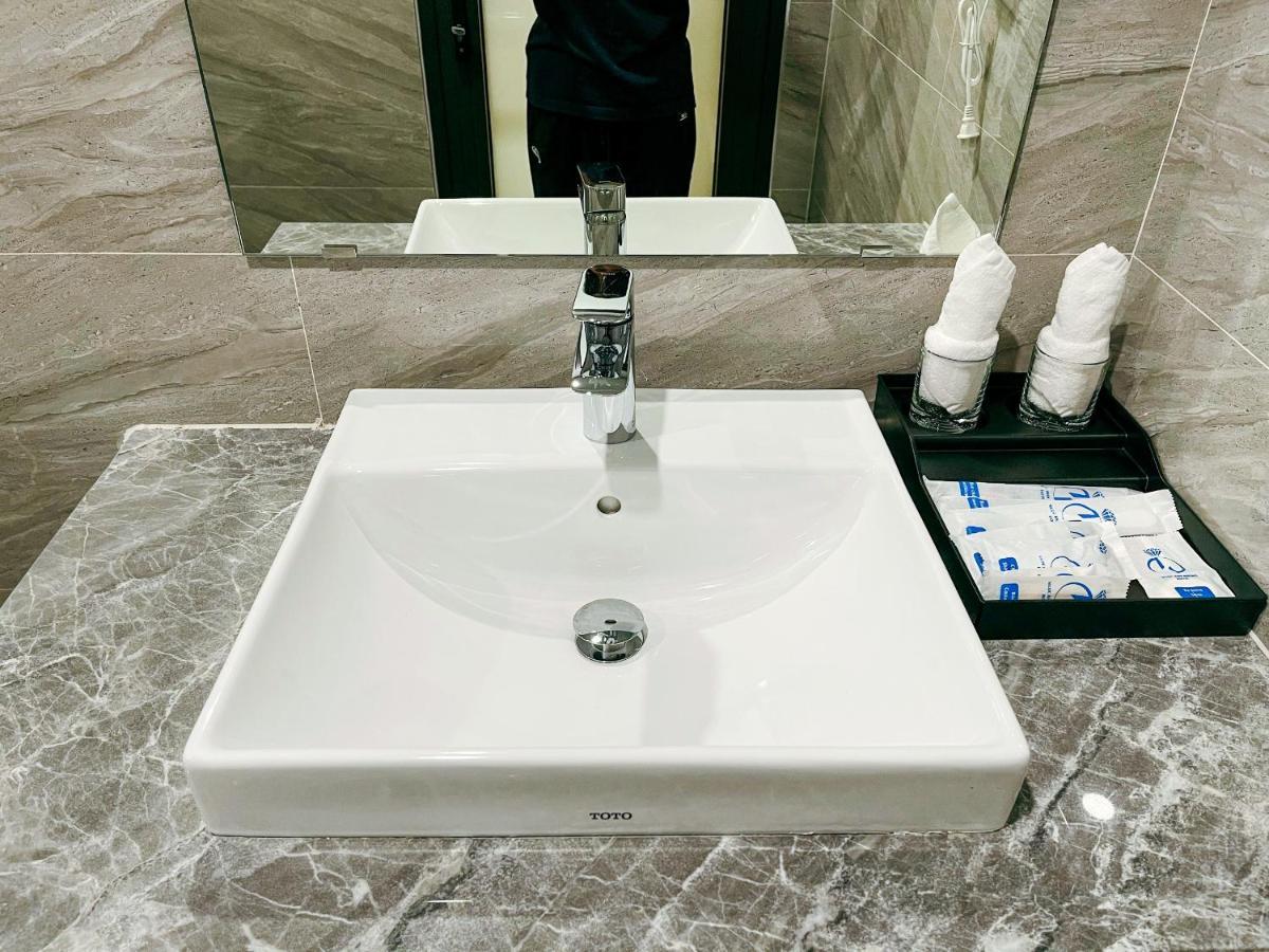Ngoc Anh Duong Hotel Ha Long Exteriör bild